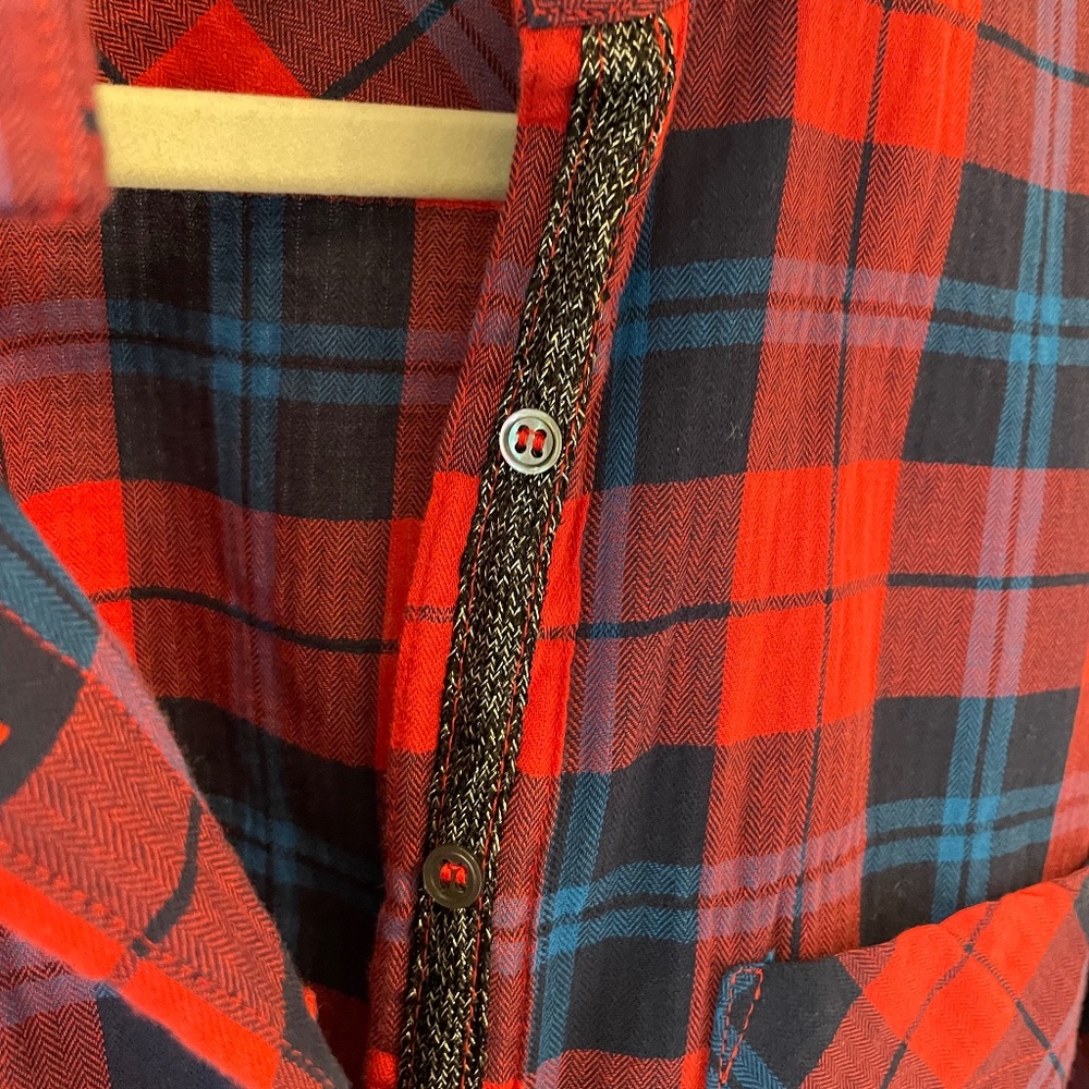 Xirena Women's Plaid Button Down Shirt, size small - Picture 2 of 4